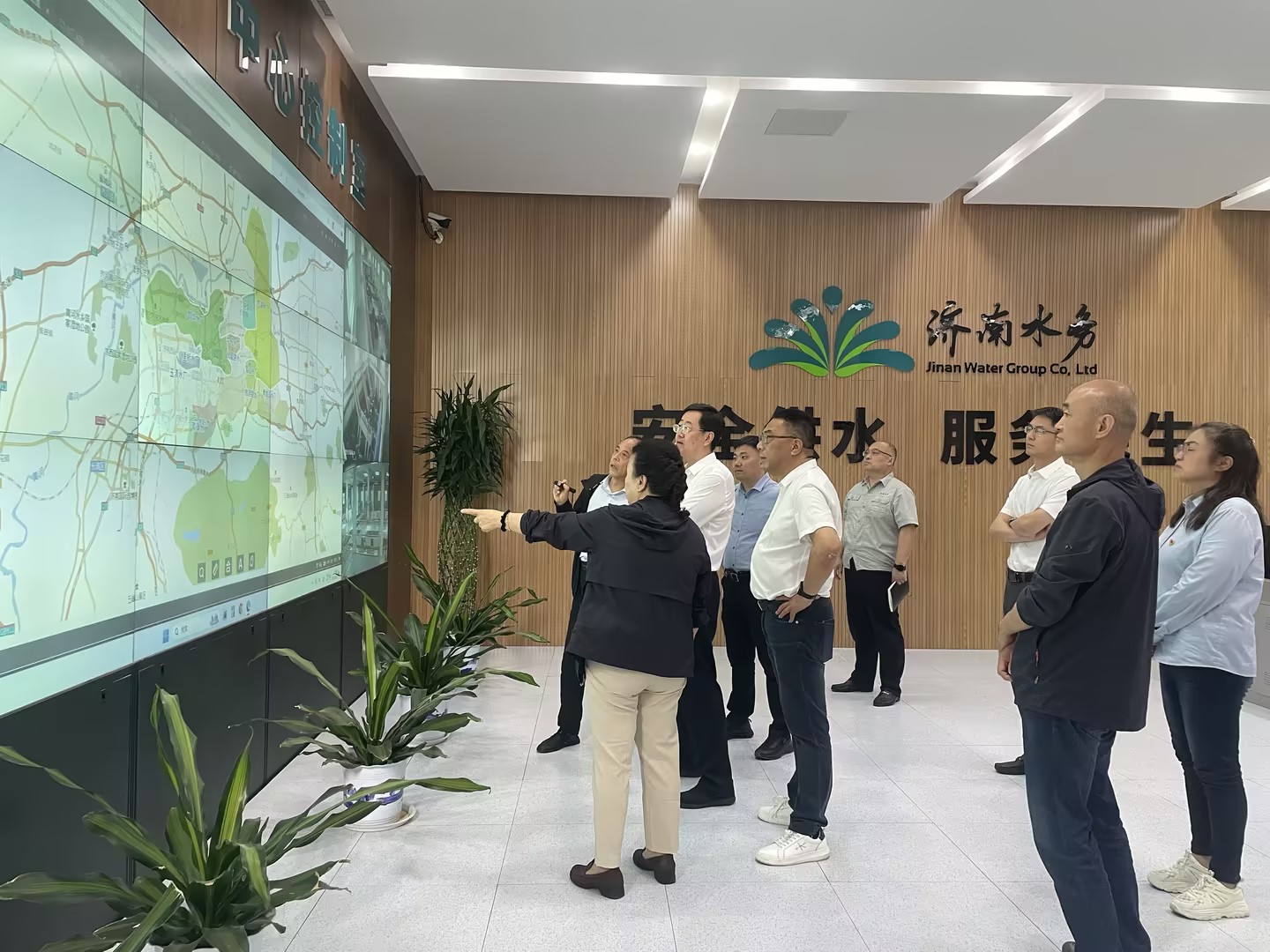 山東省住建廳侯曉濱帶隊到旅游路水廠開展城市供水調研